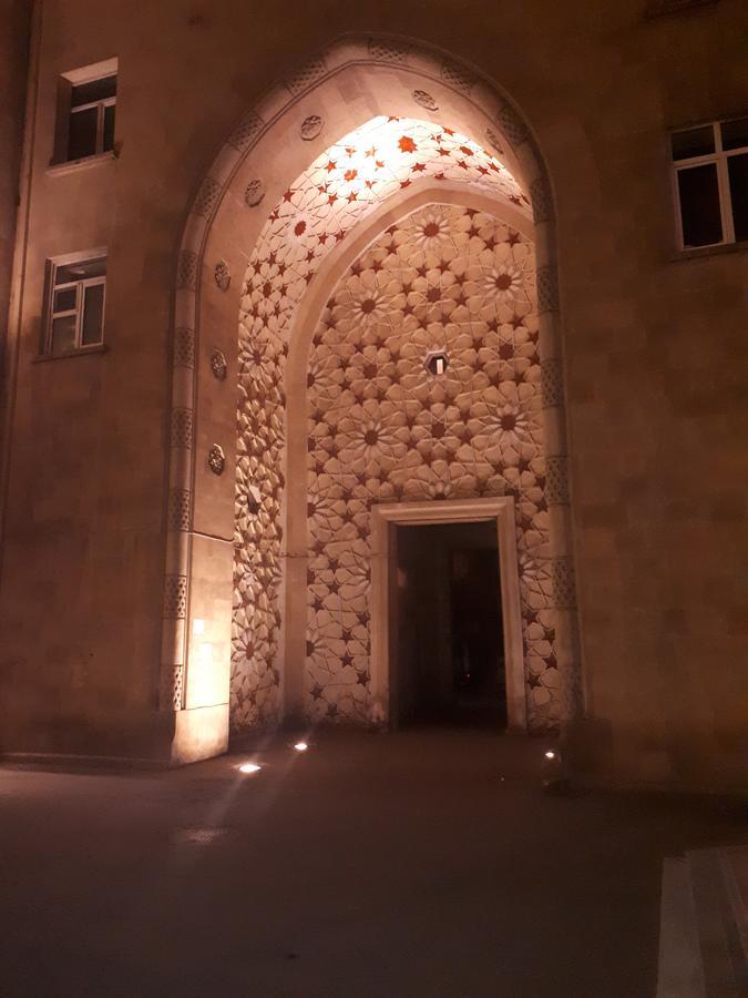 Clock Tower Apartment In Baku Eksteriør billede