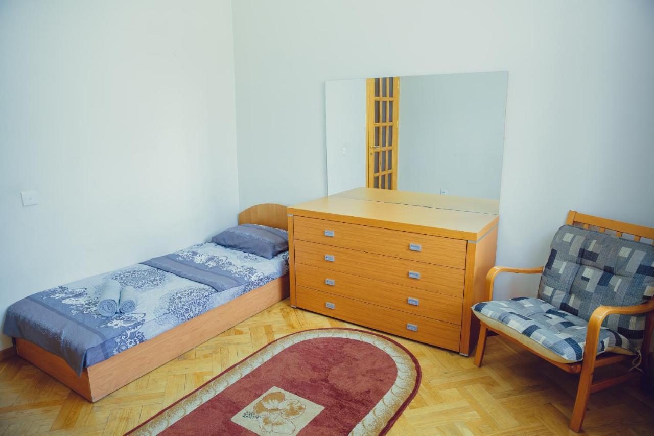Clock Tower Apartment In Baku Eksteriør billede