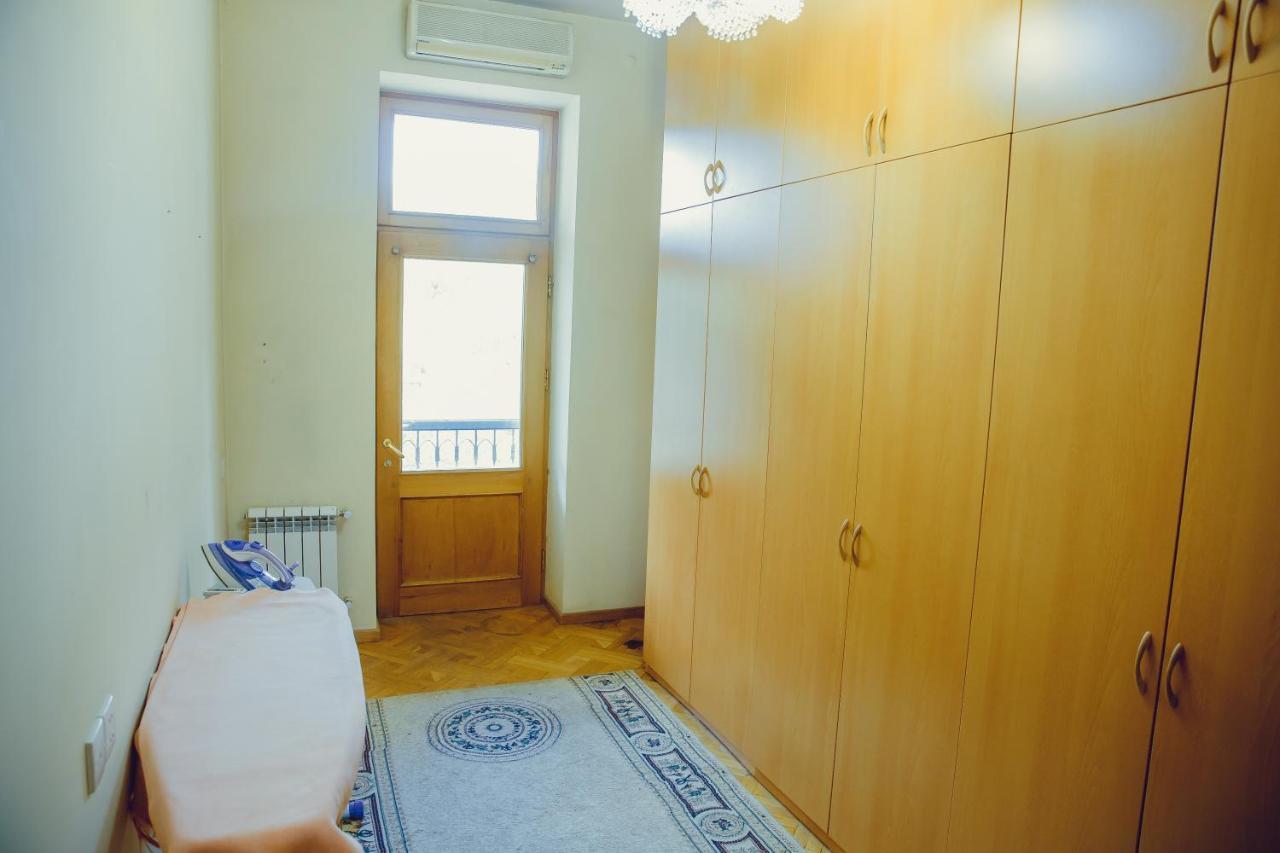 Clock Tower Apartment In Baku Eksteriør billede