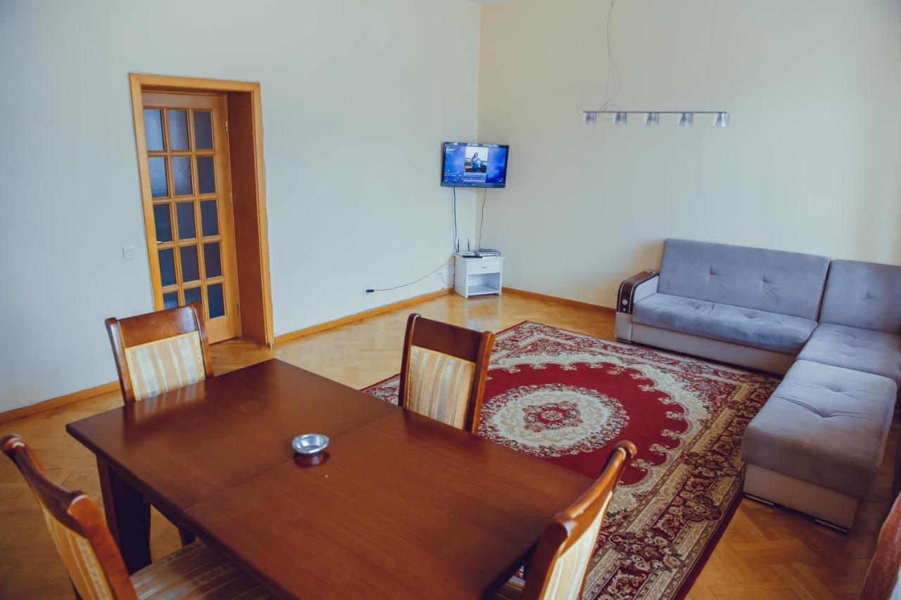 Clock Tower Apartment In Baku Eksteriør billede